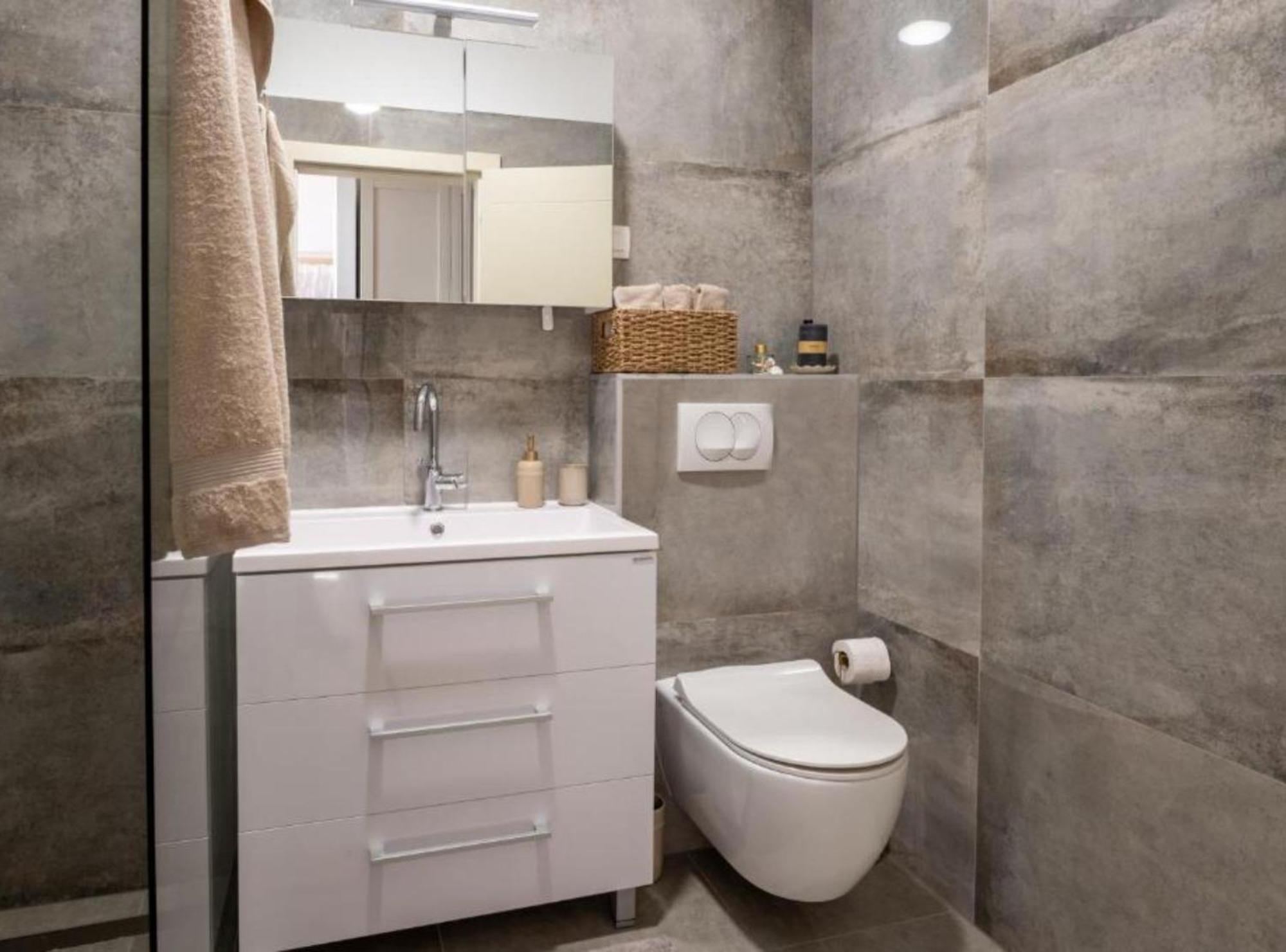 Apartment Kona - Free Parking & Self Check-In Ivanja Reka Zewnętrze zdjęcie