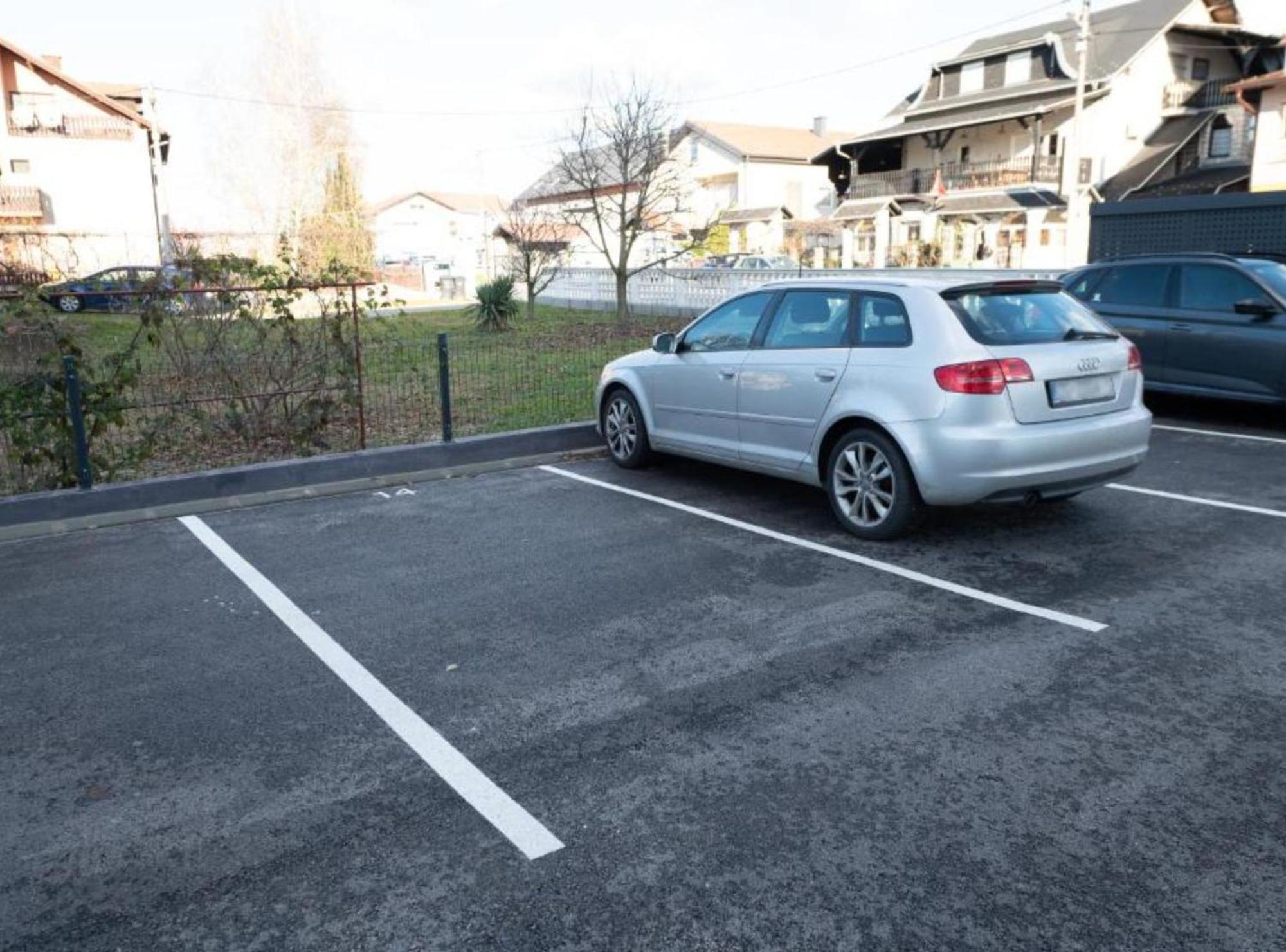 Apartment Kona - Free Parking & Self Check-In Ivanja Reka Zewnętrze zdjęcie